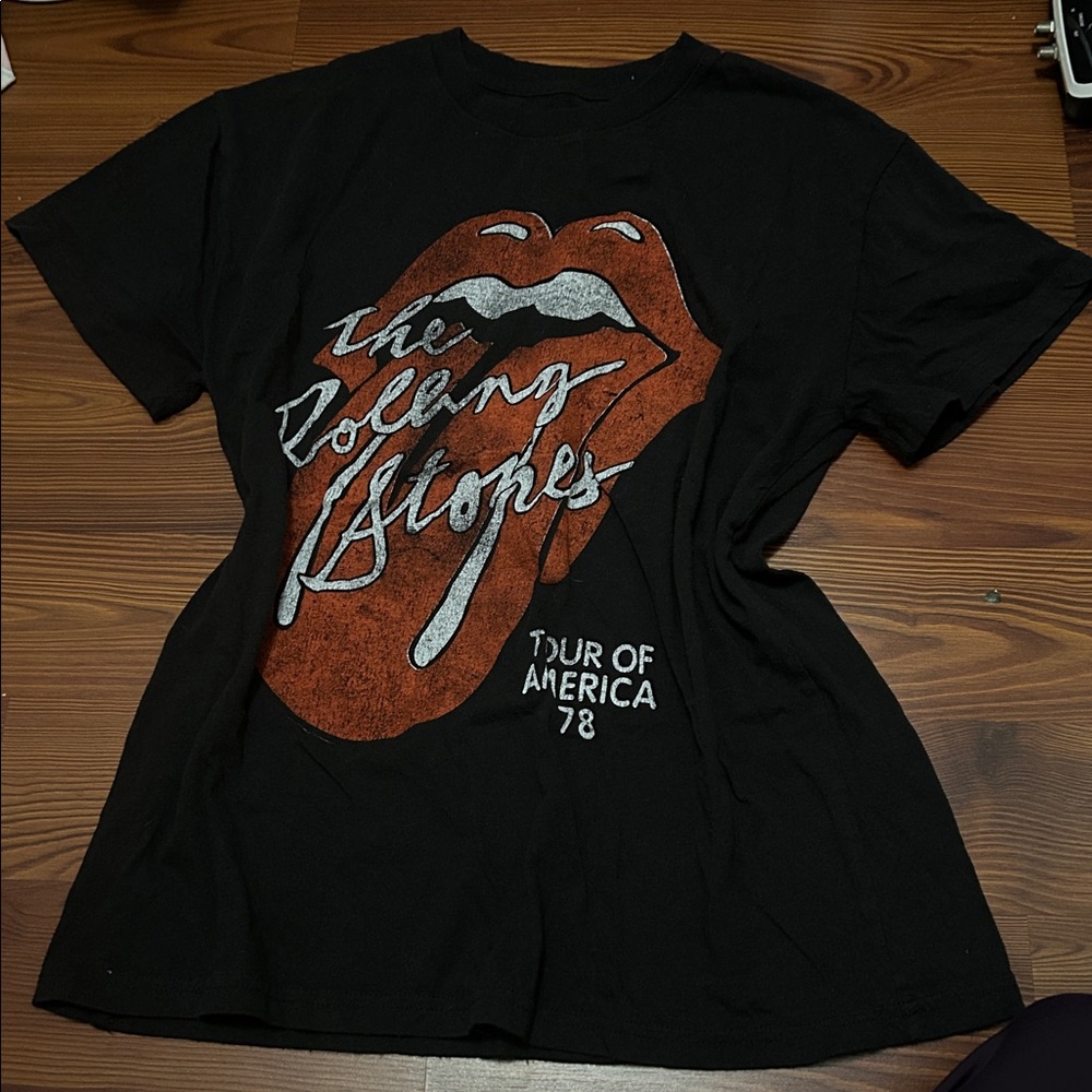 Black Graphic T-Shirt with Red Lips Design